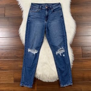 American Eagle Womens Size 2 Distressed Knees Hi Rise Mom Jeans Stretch
